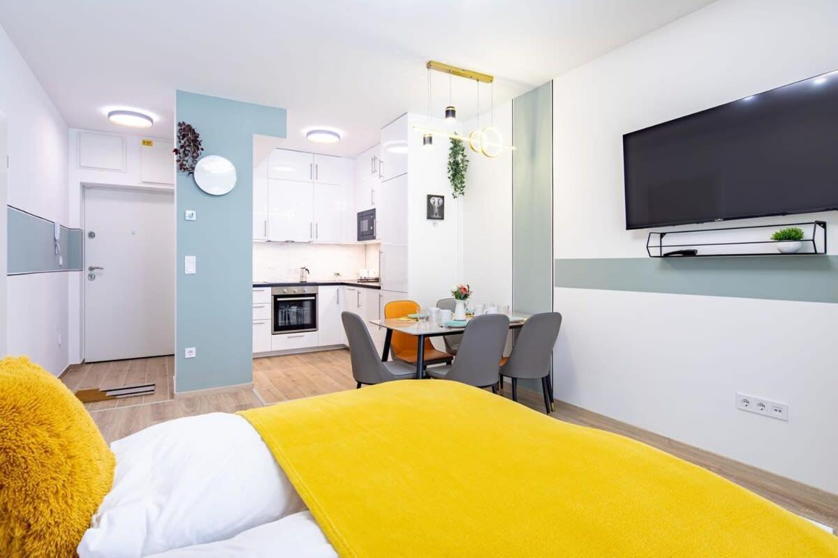 Free Parking - Balcony - Sunny - New Appartement Boedapest Buitenkant foto